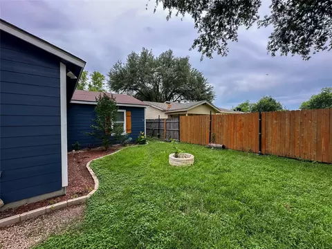 Exterior - 606 Lilly St, Cleburne, TX 76033 photo 3 of 6