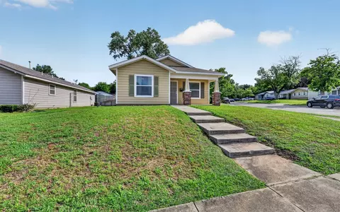 4421 E Kellis St, Fort Worth, TX 76119