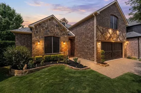 8421 La Fontaine Dr, North Richland Hills, TX 76182
