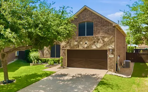 8421 La Fontaine Dr, North Richland Hills, TX 76182