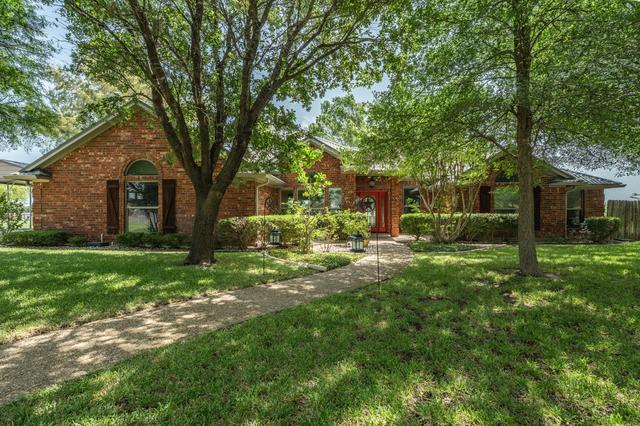716 Retoma Park Dr, Robinson, TX 76706