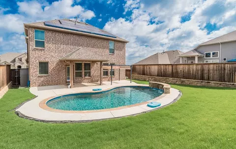 4742 Crestwood Dr, Haltom City, TX 76137