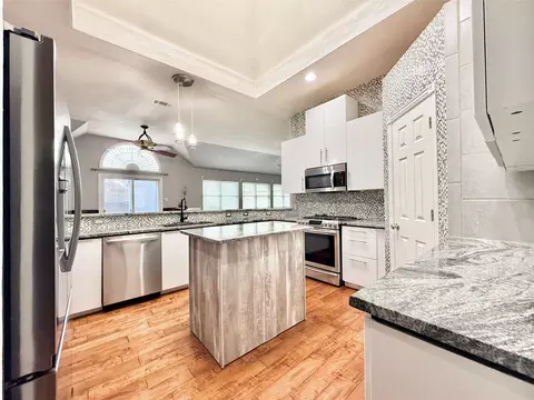 10123 Andre Dr, Irving, TX 75063