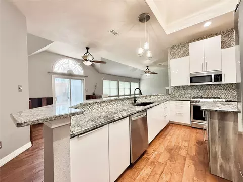 Kitchen - 10123 Andre Dr, Irving, TX 75063 photo 3 of 7