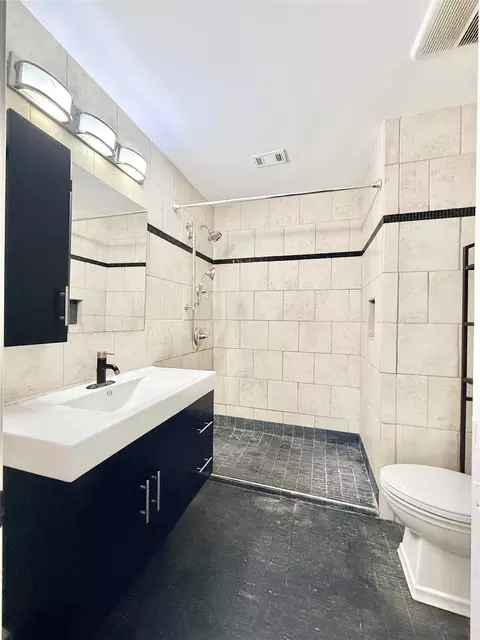 Bath - 10123 Andre Dr, Irving, TX 75063 photo 1 of 3