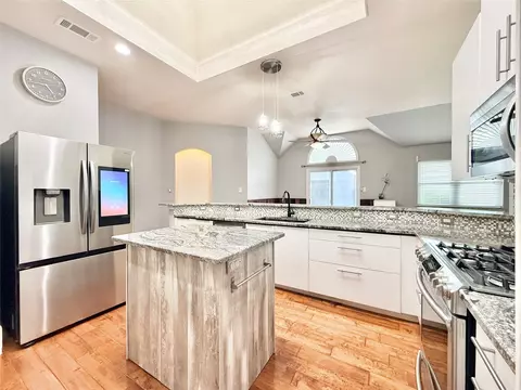 Kitchen - 10123 Andre Dr, Irving, TX 75063 photo 2 of 7