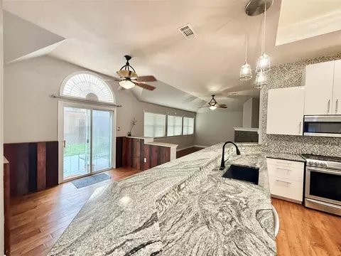 Kitchen - 10123 Andre Dr, Irving, TX 75063 photo 5 of 7