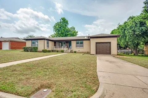 5404 Fossil Dr, Haltom City, TX 76117
