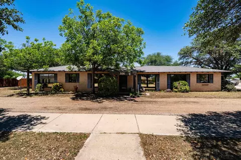 514 W Lake Dr, Hamlin, TX 79520