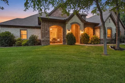 10512 Estancia Ct, Fort Worth, TX 76108
