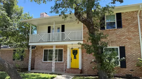 425 White Hall Rd, Woodway, TX 76712