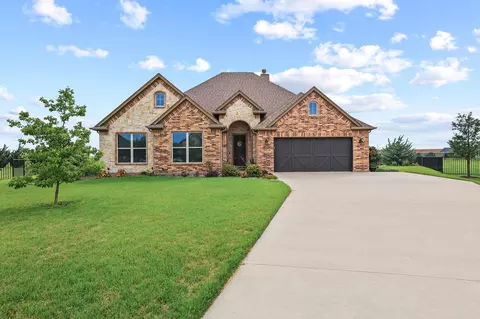 1605 Covered Bridge Ct, Gunter, TX 75058