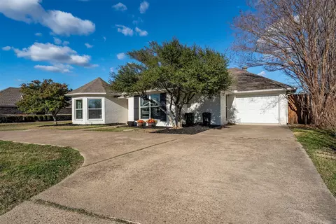 300 Rash Ln, Terrell, TX 75160