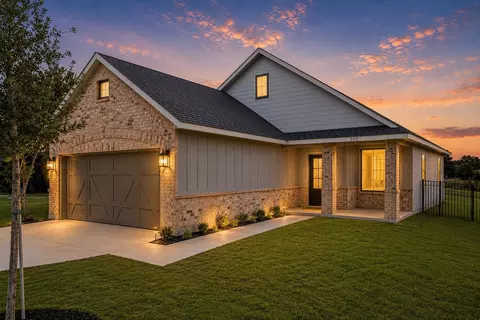 312 3rd St, Hillsboro, TX 76645