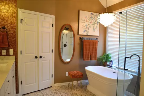 Bath - 3220 Peppertree Pl, Plano, TX 75074 photo 5 of 9