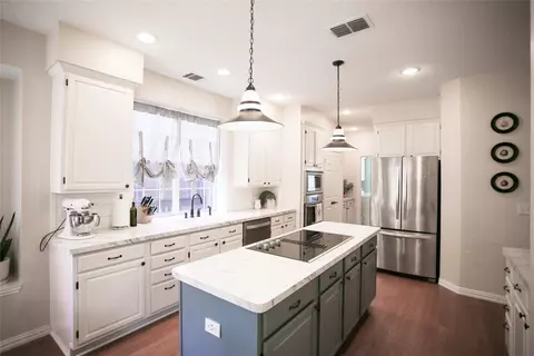 Kitchen - 3220 Peppertree Pl, Plano, TX 75074 photo 4 of 4