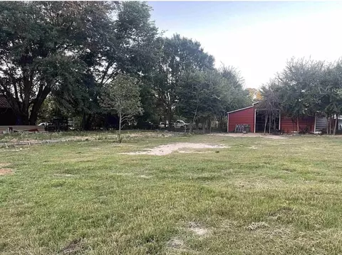 Exterior - 8261 County Road 381, Tyler, TX 75708 photo 9 of 18