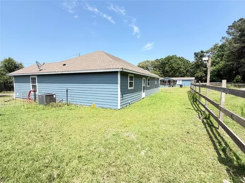 Exterior - 8261 County Road 381, Tyler, TX 75708 photo 6 of 18