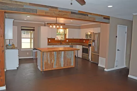 2024 Walker St, Granbury, TX 76048