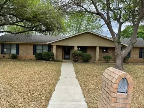 2815 Good Shepherd Dr, Brownwood, TX 76801