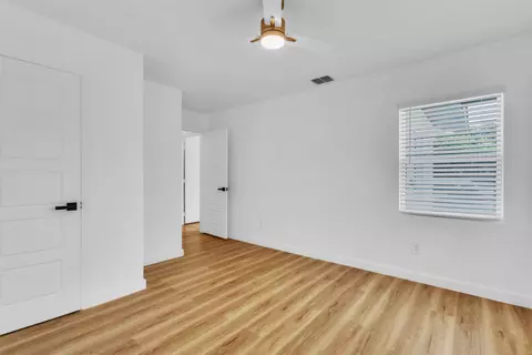 Bedroom - 203 E 7th St, Irving, TX 75060 photo 3 of 5