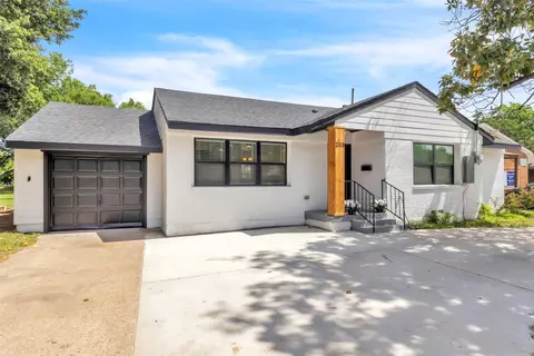 Exterior - 203 E 7th St, Irving, TX 75060 photo 2 of 4