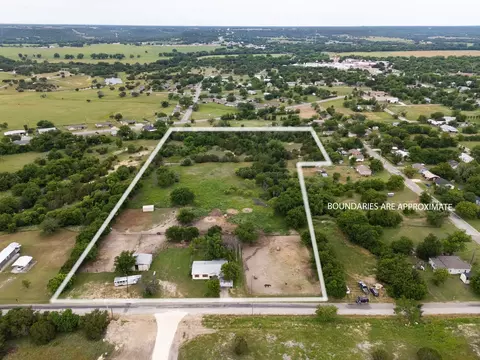 418 S Broadway St, Meridian, TX 76665
