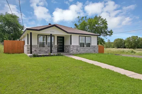 3206 Roberts St, Greenville, TX 75401