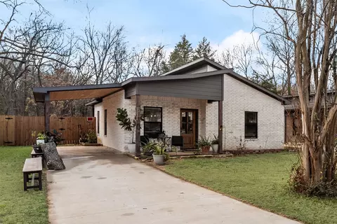 Exterior - 718 E Crawford St, Denison, TX 75021 photo 4 of 8