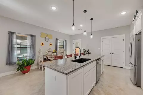 Kitchen - 718 E Crawford St, Denison, TX 75021 photo 4 of 6