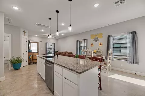 Entry Way - 718 E Crawford St, Denison, TX 75021 photo 1 of 1