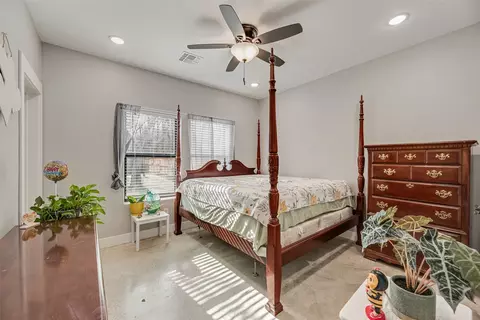 Bedroom - 718 E Crawford St, Denison, TX 75021 photo 4 of 5