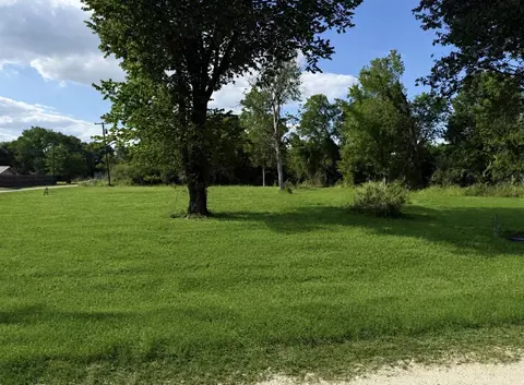 309 S Ross St, Streetman, TX 75859