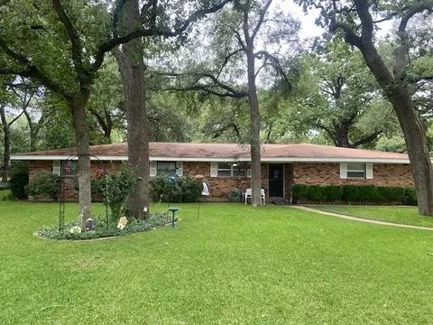 2333 N Carrier Pkwy, Grand Prairie, TX 75050