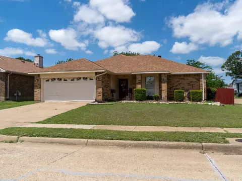 8300 Ohara Ln, Fort Worth, TX 76123
