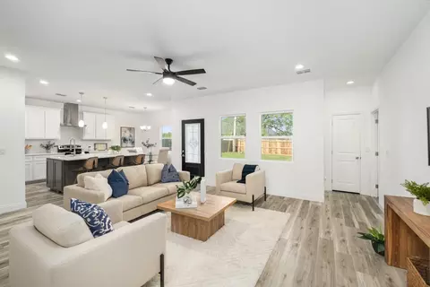 228 E Windjammer Rd, Gun Barrel City, TX 75156