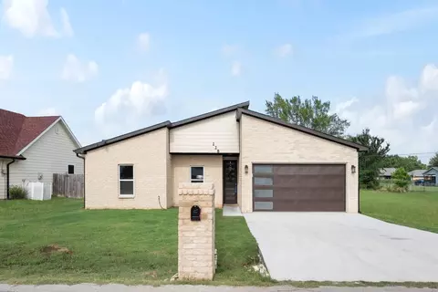 228 E Windjammer Rd, Gun Barrel City, TX 75156