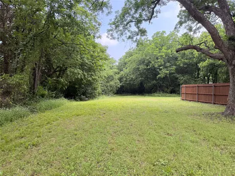 113 Davis St, Farmersville, TX 75442