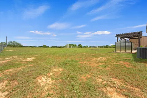 Exterior - 153 Mccrae Ln, Boyd, TX 76023 photo 7 of 8