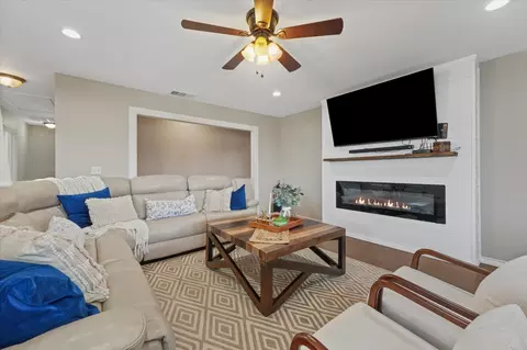 Living - 153 Mccrae Ln, Boyd, TX 76023 photo 2 of 2