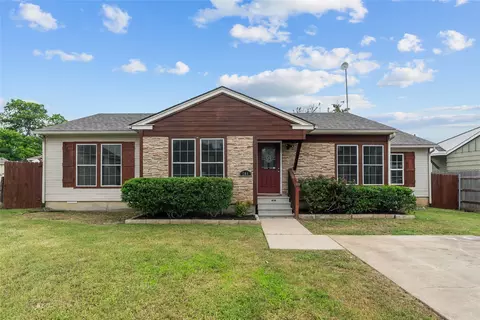 109 S 1st St, Godley, TX 76044