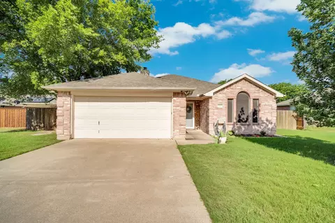 1517 S 3rd St, Midlothian, TX 76065
