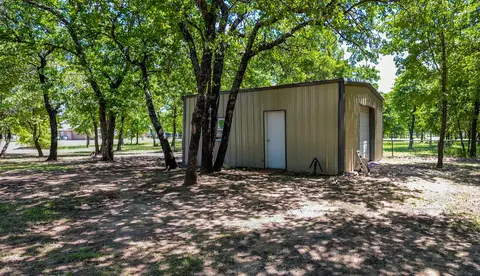 330 Timbers Cir, Poolville, TX 76487