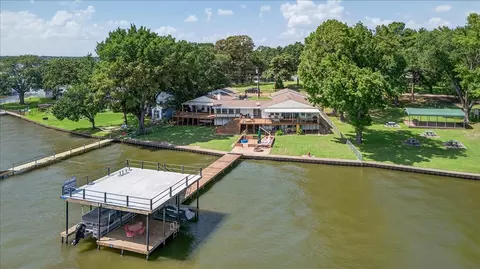 105 Bluewater Cir, Mabank, TX 75156