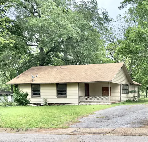 228 League St S, Sulphur Springs, TX 75482