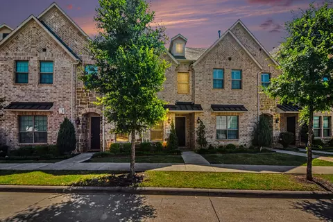 315 Ferndale St, Lewisville, TX 75067
