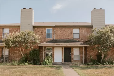 5833 Shadydell Dr, Fort Worth, TX 76135