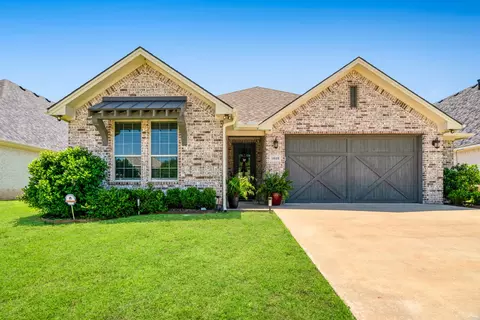 1040 Cannon Pl, Paris, TX 75462