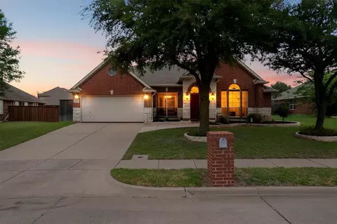 5209 Medallion Ct, Midlothian, TX 76065