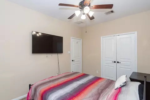 Bedroom - 9158 Sunlight Oak Ln, Houston, TX 77070 photo 1 of 3